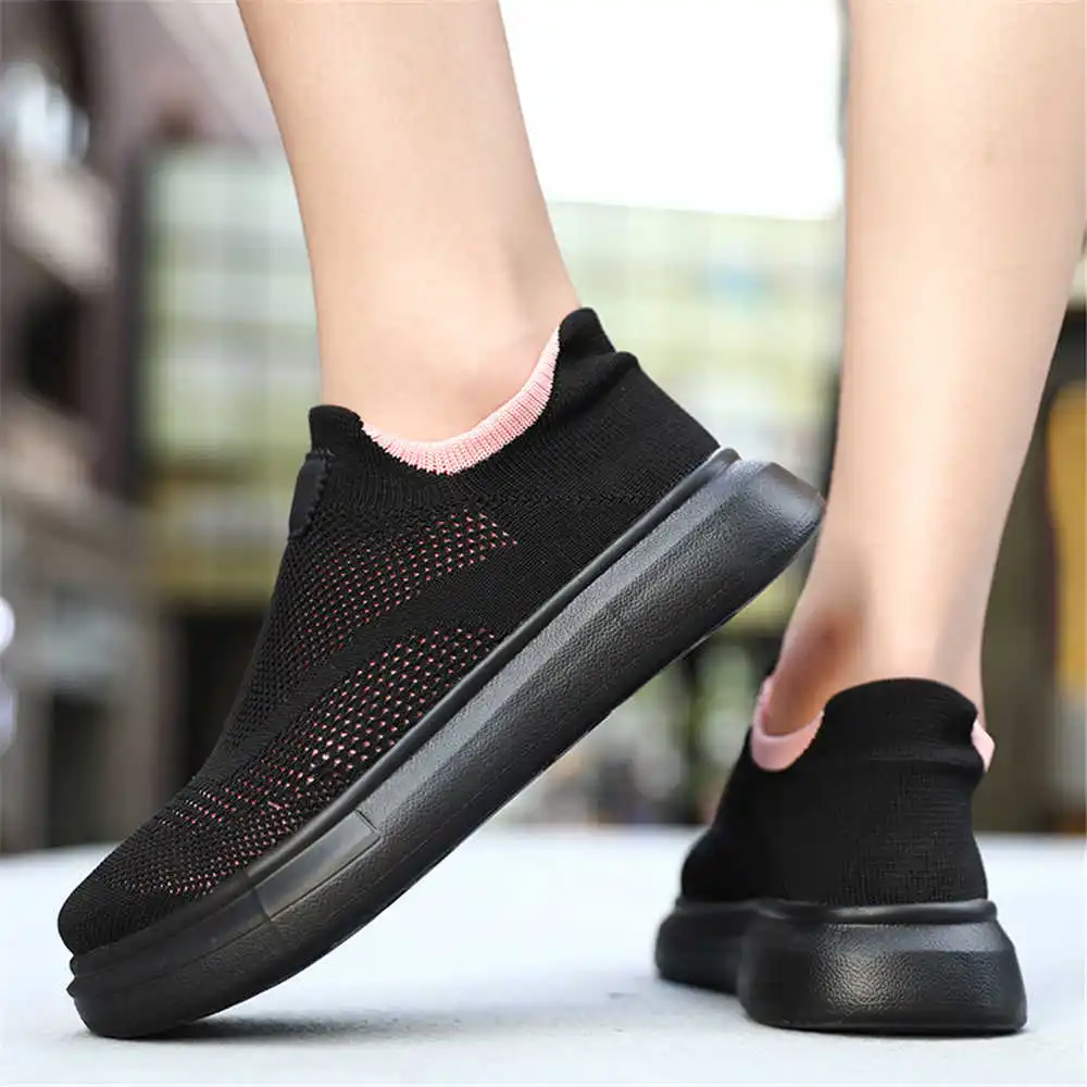 Tech Accessories For College - Calze con plateau scarpe marroni per