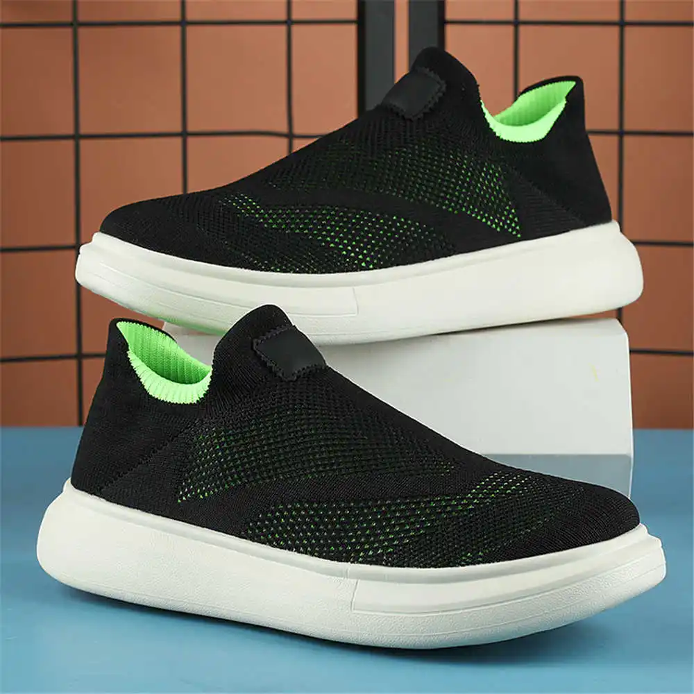 Calze con plateau scarpe marro - Tech Accessories For College recensione e prezzo